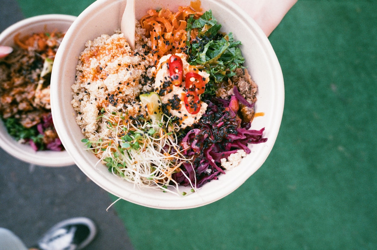 Poke bowl con salmone